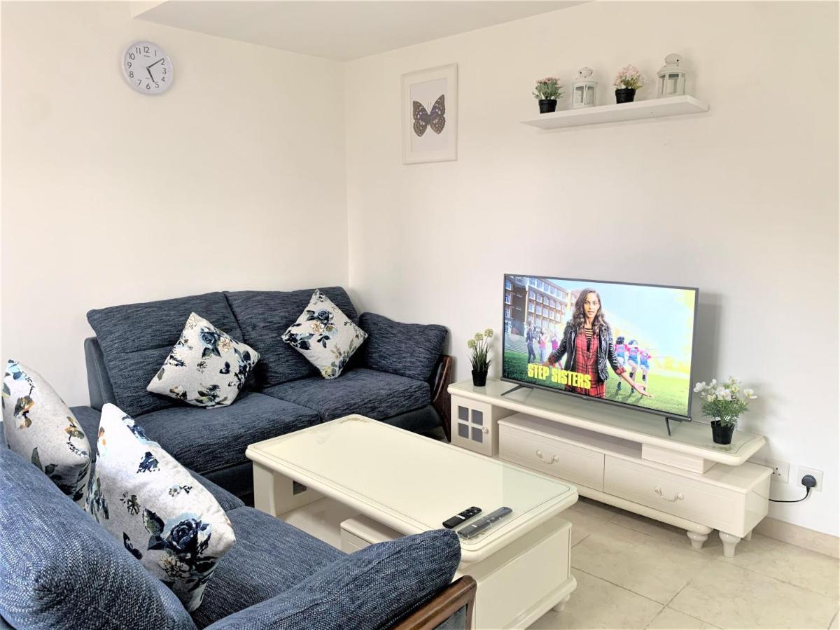 Mtr Tung Chung Near Airport Apartment, City Getaway, Pa Mei Village Tung Chung Hong Kong Extérieur photo